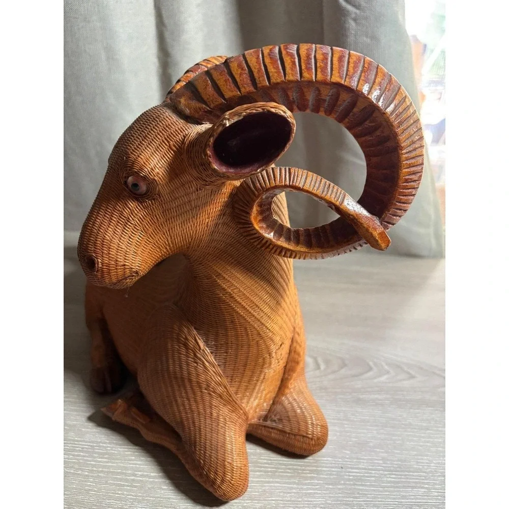 Vintage Wicker Ram Basket Hand Woven RARE Figurine Trinket Box Horned‎ Sheep